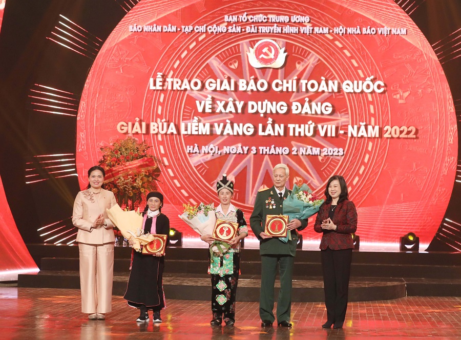 3 nhân vật tiêu biểu trong các tác phẩm được khen thưởng.