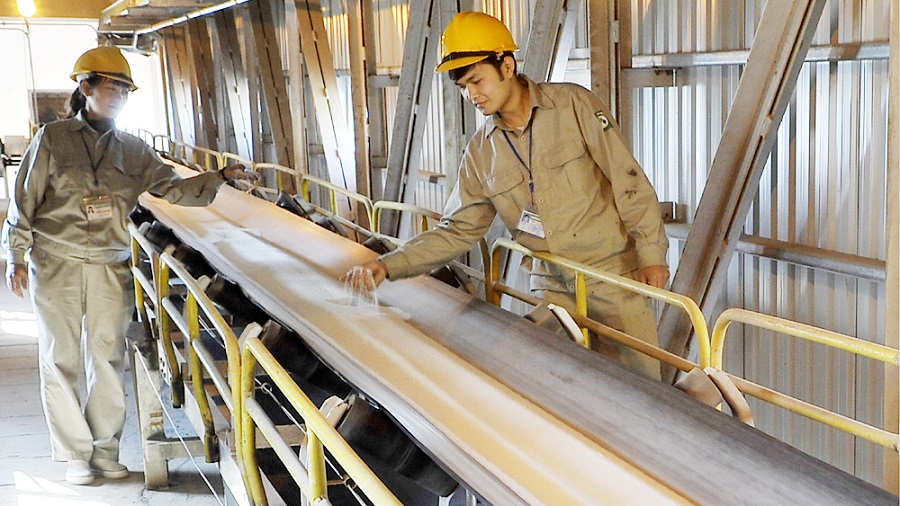 Dây chuyền sản xuất của Công ty cổ phần Phân đạm và Hóa chất Hà Bắc. Ảnh: VH.