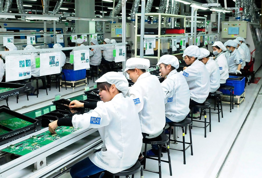 
            Dây chuyền sản xuất ở Công ty TNHH Fuhong Precision Component (Khu Công nghiệp Đình Trám).