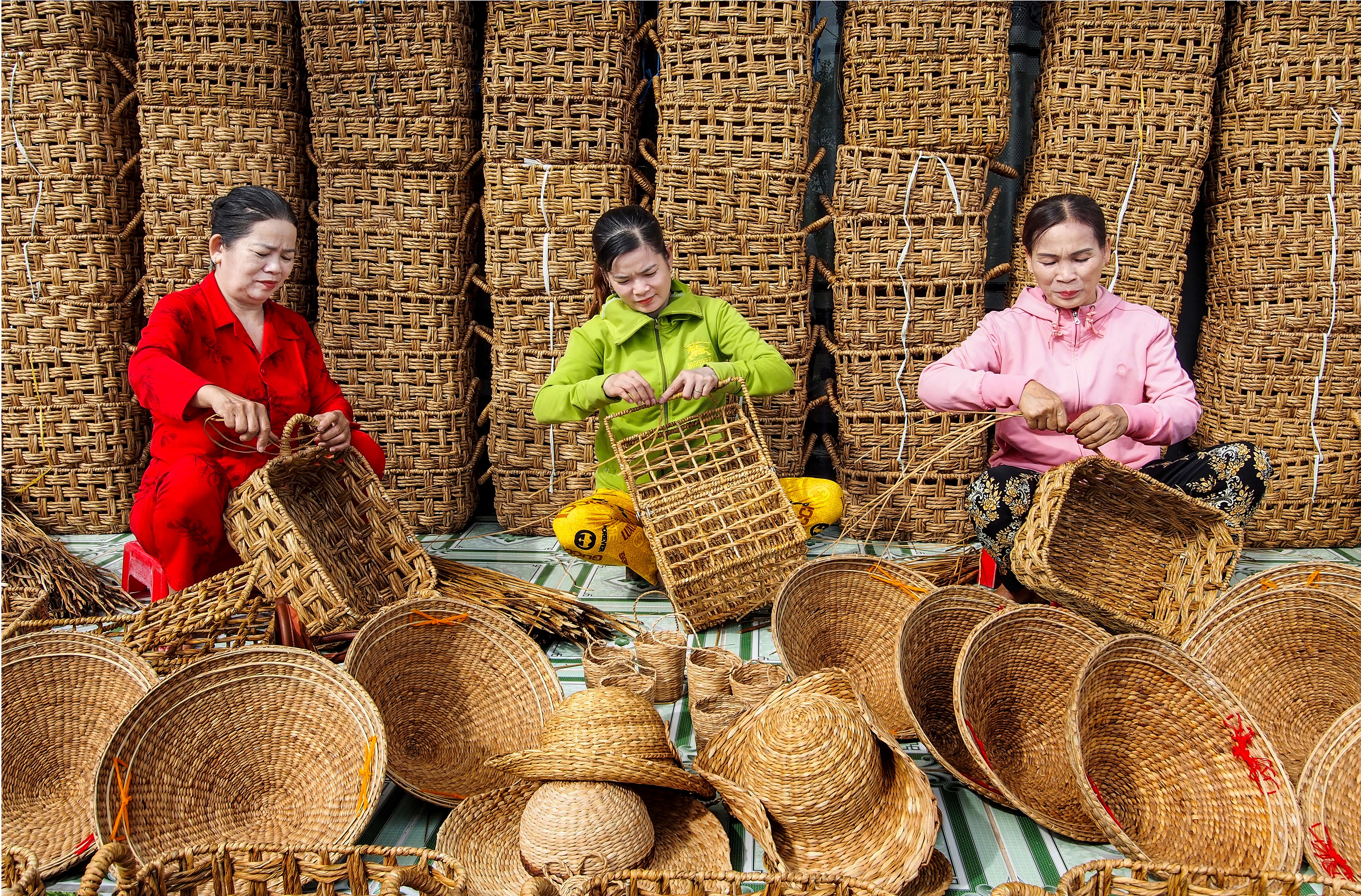 Mỗi thành viên lành nghề có thể làm được từ 30-50 sản phẩm/tuần, thu nhập từ 3-5 triệu đồng.